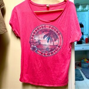 Cosy & Pink Florida beach T-shirt, Small by Next Level.